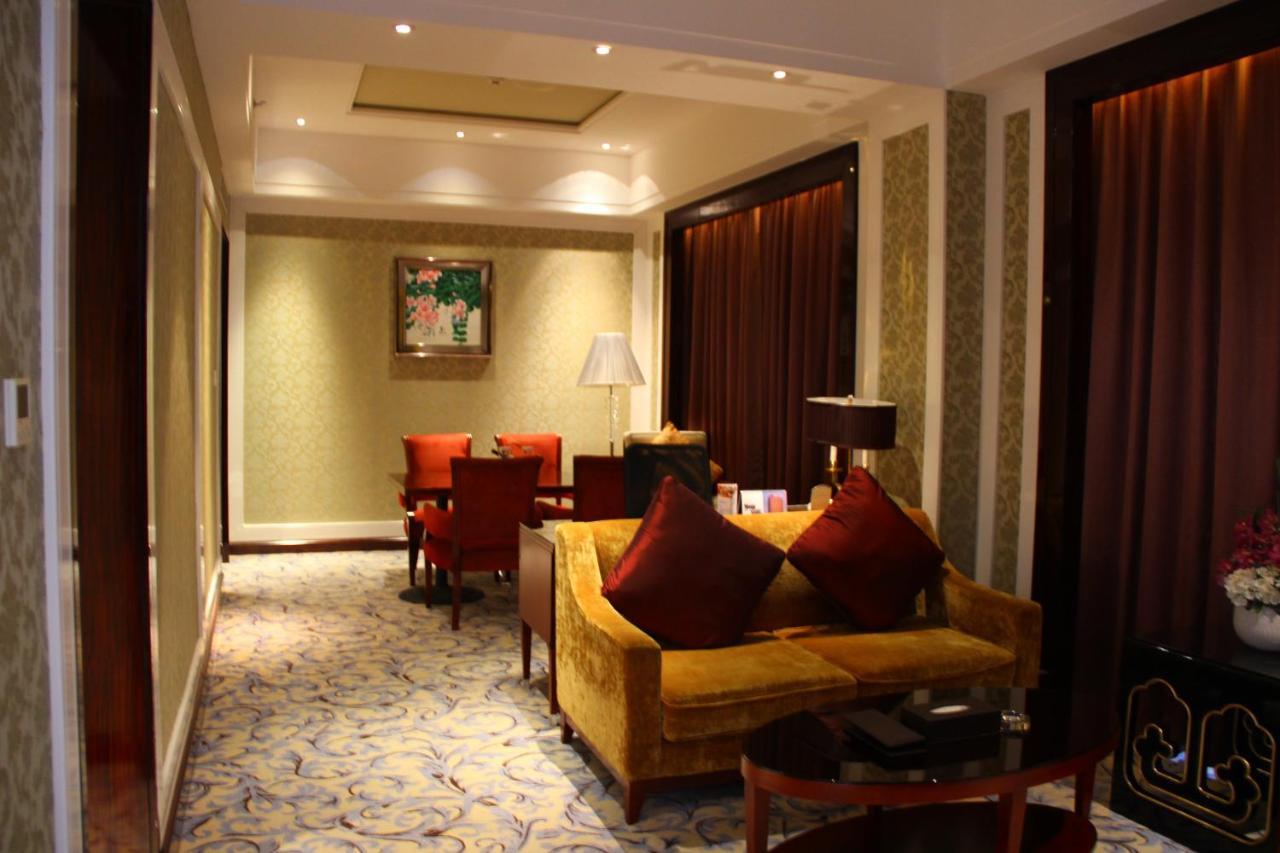 Wyndham Grand Plaza Royale Palace Chengdu Zewnętrze zdjęcie