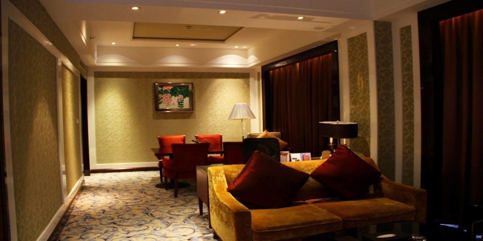 Wyndham Grand Plaza Royale Palace Chengdu Zewnętrze zdjęcie
