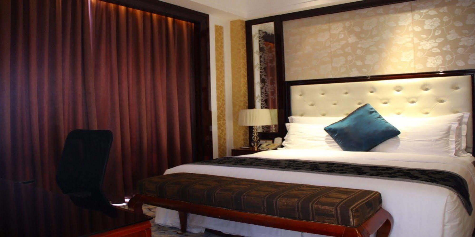 Wyndham Grand Plaza Royale Palace Chengdu Zewnętrze zdjęcie