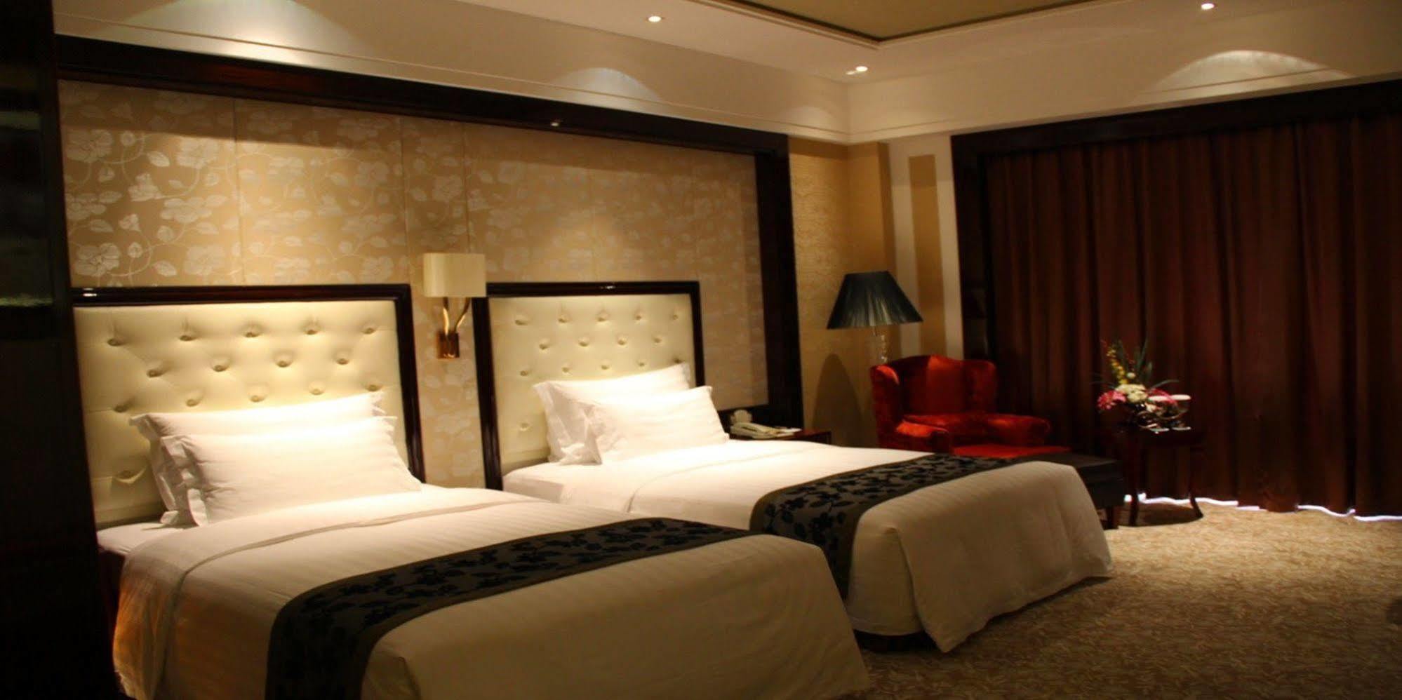 Wyndham Grand Plaza Royale Palace Chengdu Zewnętrze zdjęcie