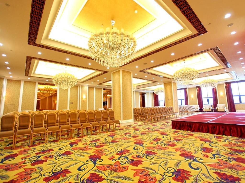 Wyndham Grand Plaza Royale Palace Chengdu Zewnętrze zdjęcie