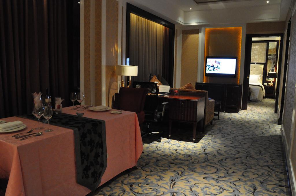 Wyndham Grand Plaza Royale Palace Chengdu Zewnętrze zdjęcie